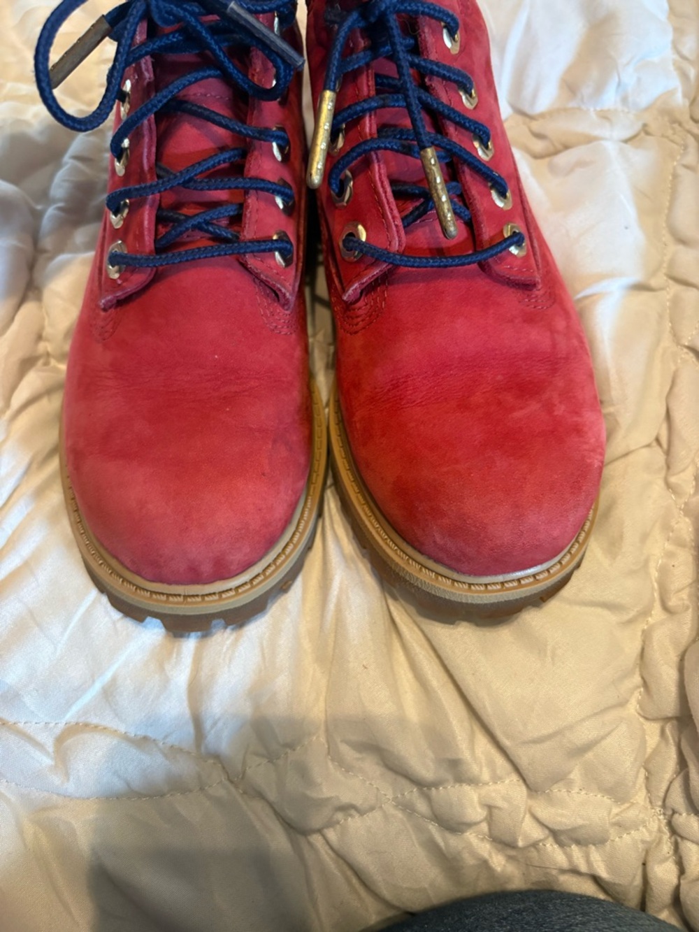Timberland Red Suede Kids' Boots with Blue Laces - Picture 11 of 13